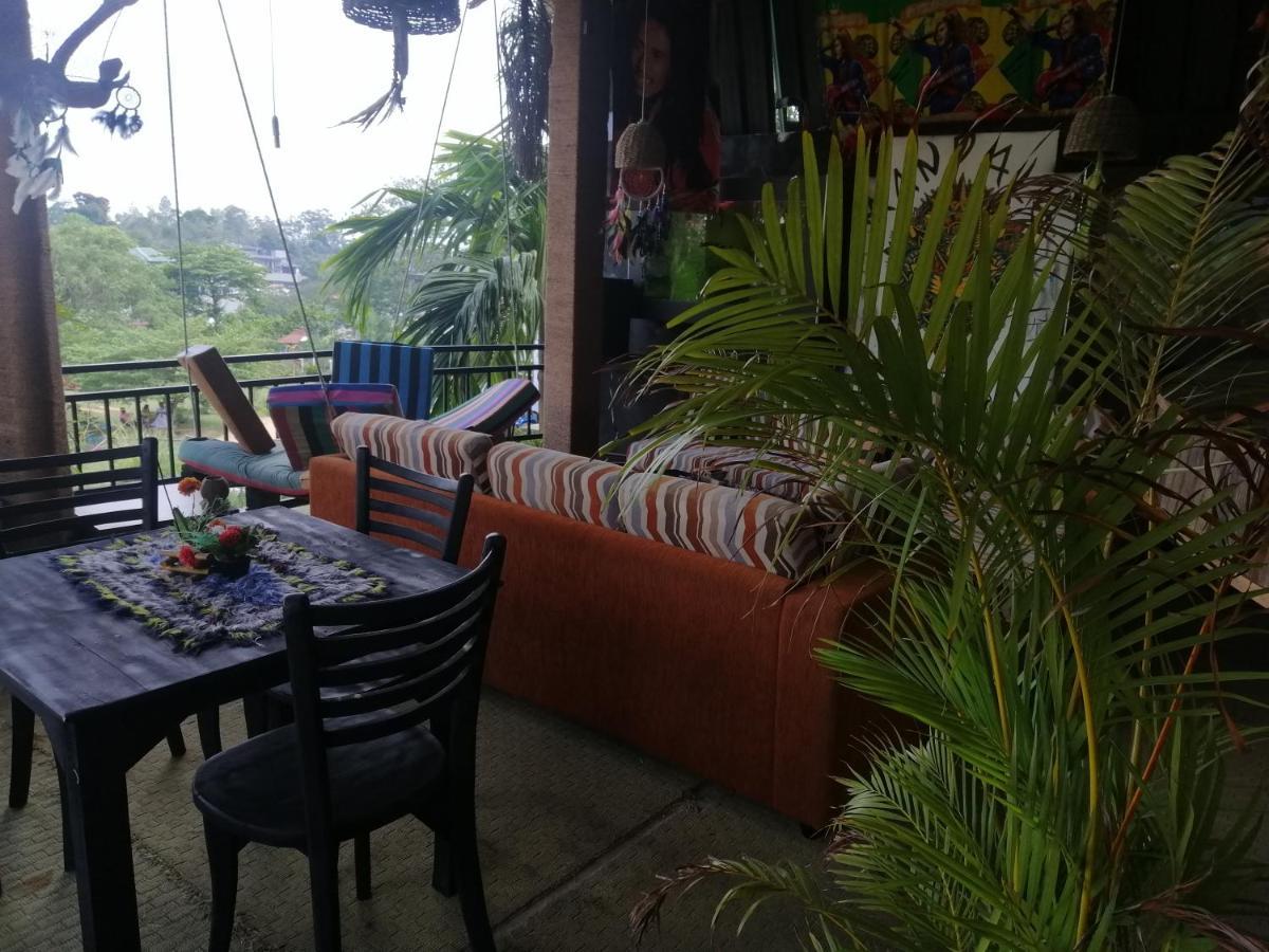 Tiki bar hostel ella Exteriör bild